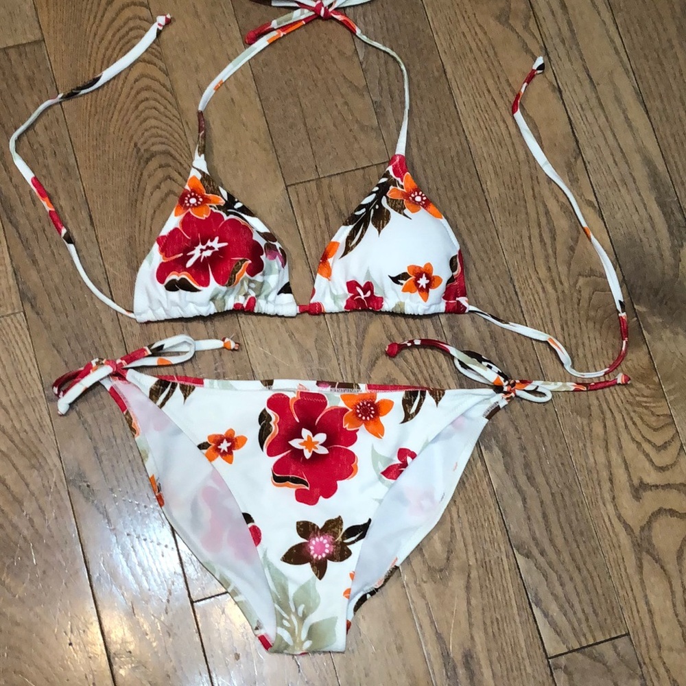 BING Surf Bikini Set